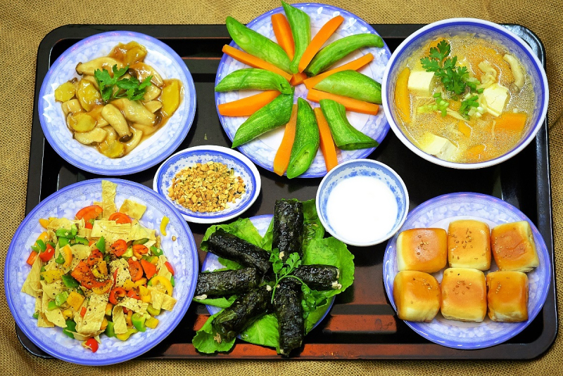 Cúng 100 Ngày: Ý Nghĩa, Cách Chuẩn Bị, Mâm Lễ & Văn Khấn Chuẩn Nhất cách bày mâm cúng 100 ngày