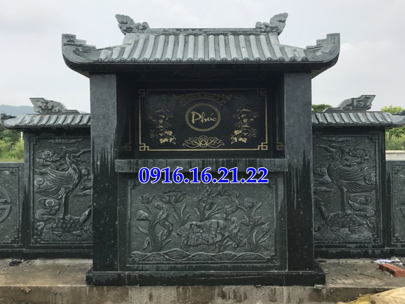 Am thờ thần linh ngoài trời bằng đá
