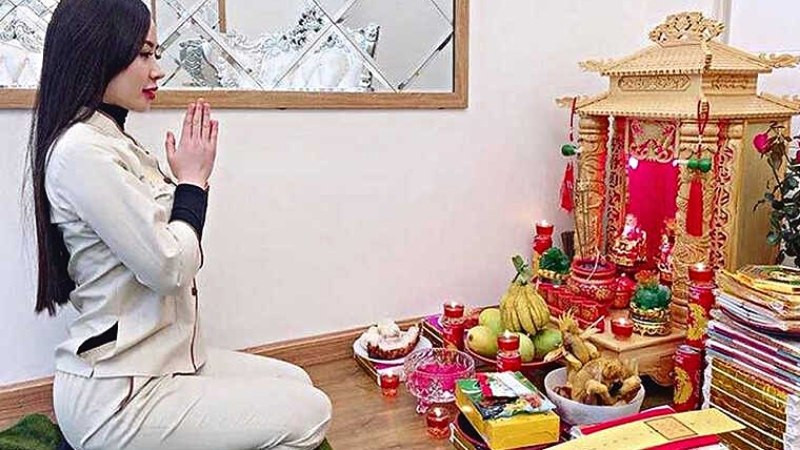 Bài văn khấn Thần Tài rằm tháng 7 tại cơ quan