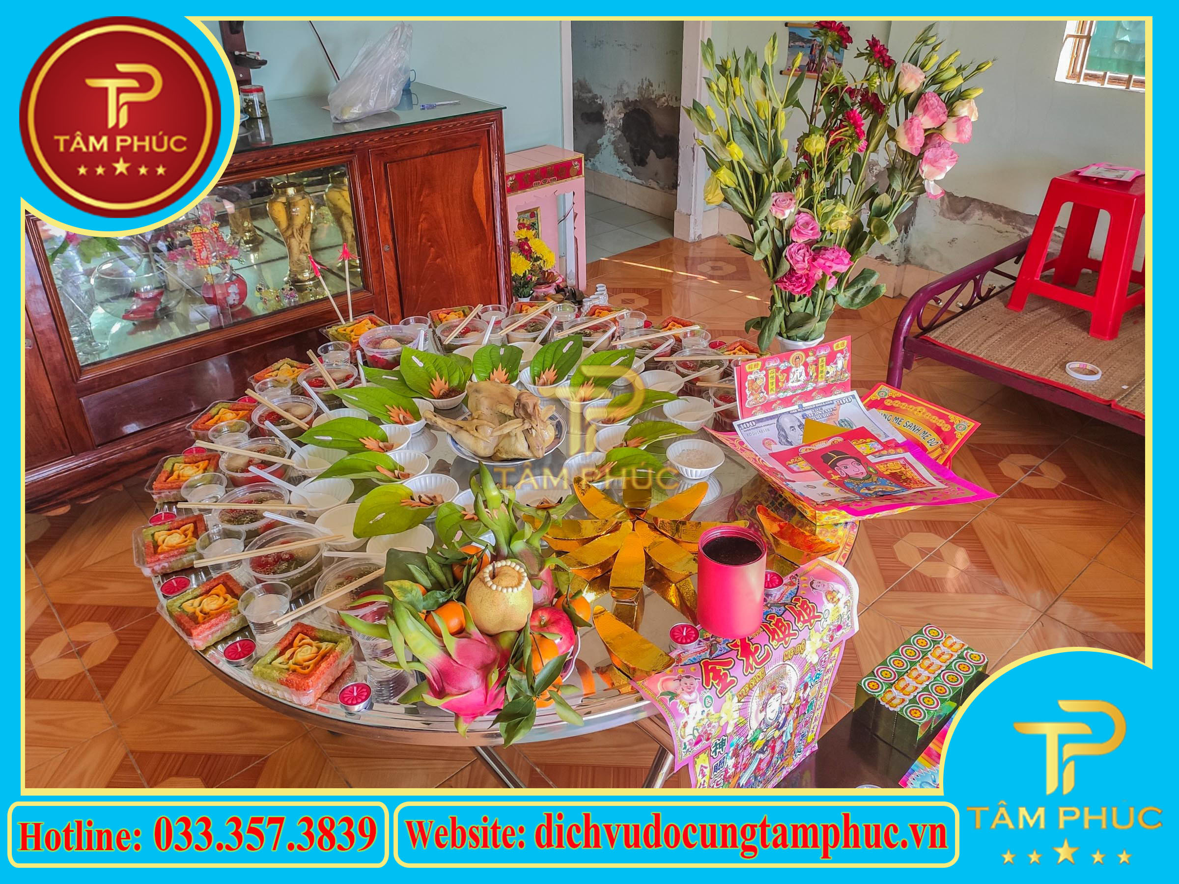 Bàn cúng thôi nôi trang trọng với các lễ vật đã được sắp xếp cho bé gái