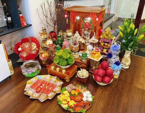 Bàn thờ Thần Tài Thổ Địa với lễ vật cúng, chuẩn bị bài cúng ông Địa