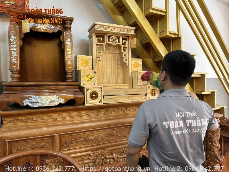 Bàn thờ Thổ Công được bày biện gọn gàng và trang trọng