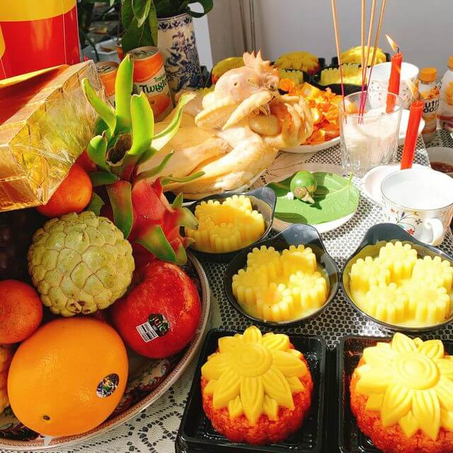 Chuẩn bị lễ vật cúng lợp mái nhà