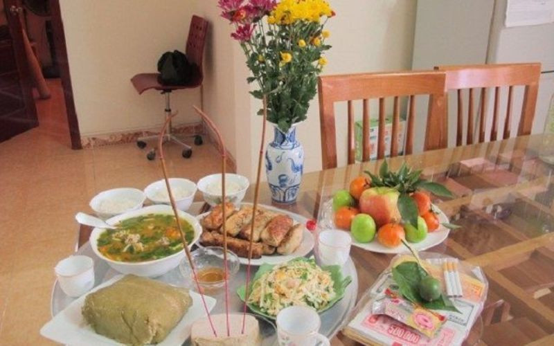 Chuẩn bị lễ vật trang trọng cho lễ cúng liệt sỹ
