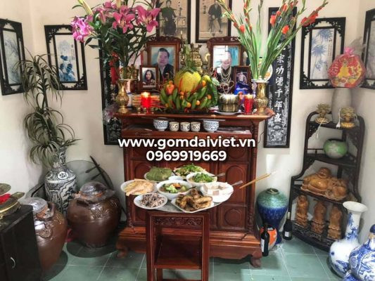 Chuẩn bị mâm cúng hoa quả tươi cho nghi lễ văn khấn ngày hội làng tại nhà