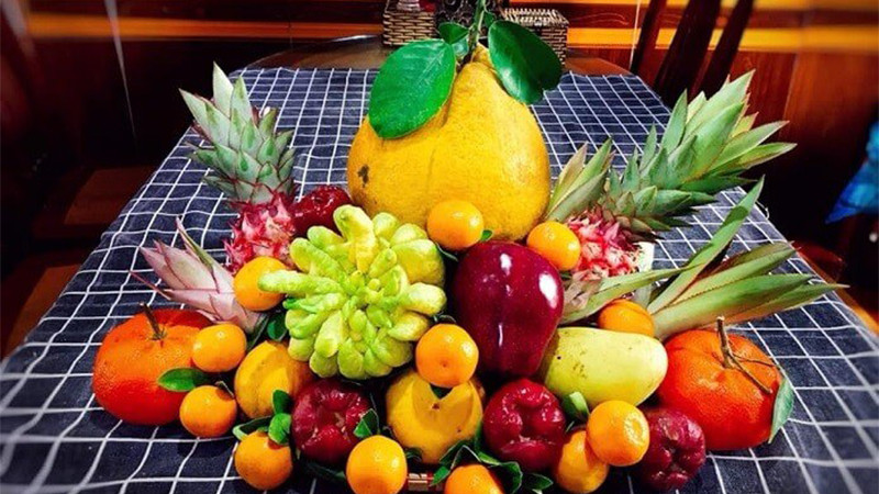 Đĩa ngũ quả tươi ngon dâng cúng Thần Tài