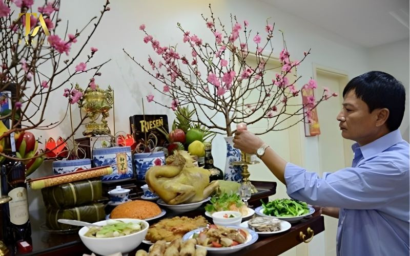 Gia chủ thành tâm đọc bài văn khấn lễ tạ đầu năm cầu mong an lành