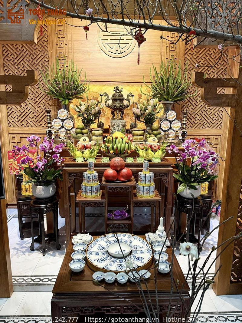 Gia chủ trang nghiêm đọc bài văn khấn Thổ Công