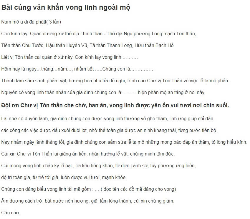 Gia đình cùng nhau thắp hương và cúng bái