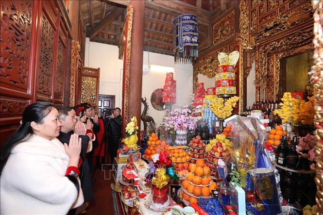 Lãnh đạo Thành phố và tỉnh Lạng Sơn dâng lễ tại Đền Kỳ Cùng