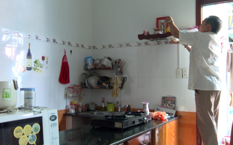 Lịch dương thể hiện ngày 30 Tết âm lịch, ngày đón ông Táo về nhà