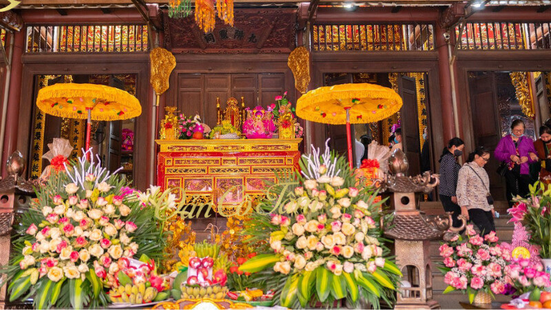 Lưu ý khi dâng lễ và văn khấn Cô Chín để mọi sự được vẹn tròn