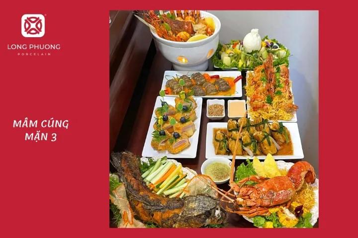 Mâm cỗ cúng Rằm tháng 7 thịnh soạn dâng gia tiên với nhiều món ngon hải sản
