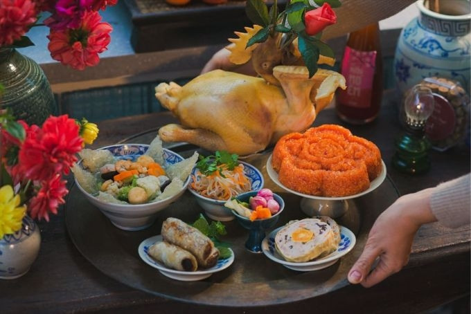 Mâm cơm cúng rằm tháng Giêng với các món mặn truyền thống