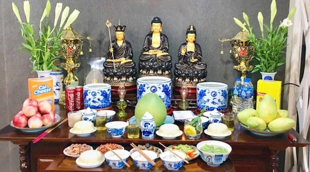 Mâm cúng chay thanh tịnh dâng lên chư Phật và gia tiên