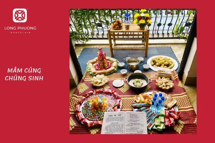Mâm cúng chúng sinh chay đơn giản với cháo, bỏng, bánh kẹo và hoa quả