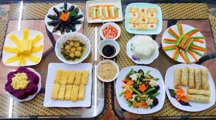 mâm cúng Phật trang nghiêm vào rằm tháng 7