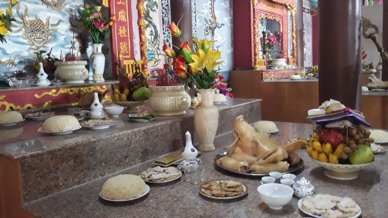 mâm lễ vật cúng Thành hoàng làng truyền thống