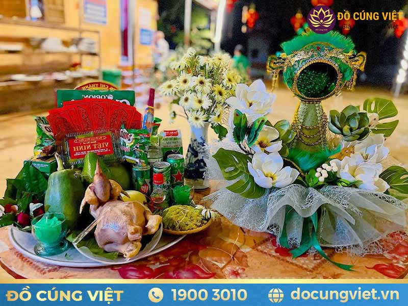 Mâm lễ vật dâng Cô Bé Chí Mìu với đầy đủ các món cúng truyền thống