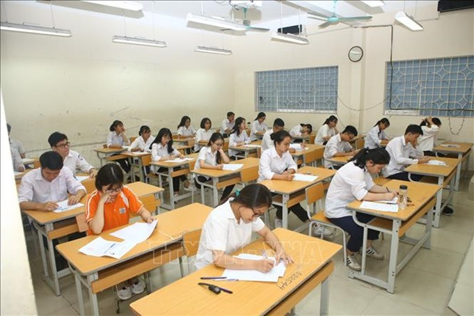 Mâm lễ vật trang trọng để văn khấn cầu thi cử đỗ đạt tại đền, chùa và tại nhà