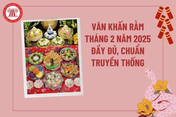Mâm lễ vật tươm tất trên bàn thờ gia tiên, chuẩn bị cho văn cúng Rằm tháng 2.