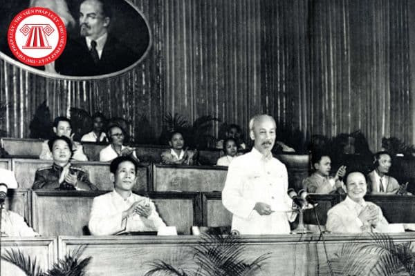 Mô tả quang cảnh Đại hội đại biểu Đảng bộ Thành phố Hồ Chí Minh lần thứ III, nơi cố Tổng Bí thư Lê Duẩn khẳng định tầm nhìn "Vì cả nước, cùng cả nước".