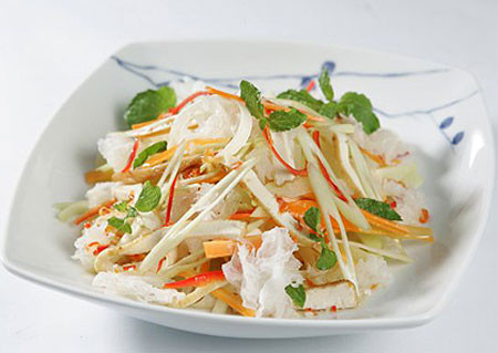 Món gỏi chay nấm tuyết thanh mát, bổ dưỡng trong thực đơn cỗ chay Rằm tháng Giêng.