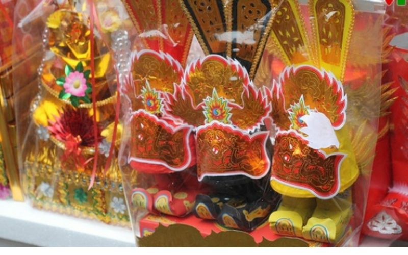 Nghi thức hóa vàng mã cúng Ông Công Ông Táo truyền thống sau lễ cúng