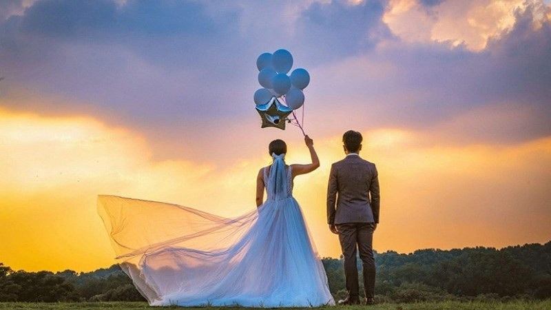 Nữ Giáp Tuất 1994 hợp với các tuổi Ất Hợi, Bính Tý, Mậu Dần trong làm ăn và hôn nhân