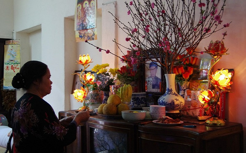 Văn khấn gia tiên mùng 2 Tết