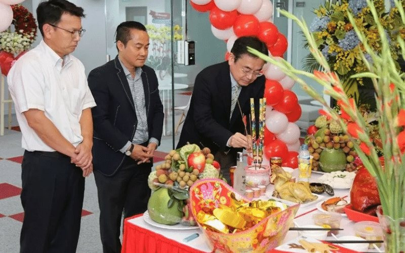 Văn khấn mùng 1 tháng 6 âm lịch cho doanh nghiệp, cơ quan
