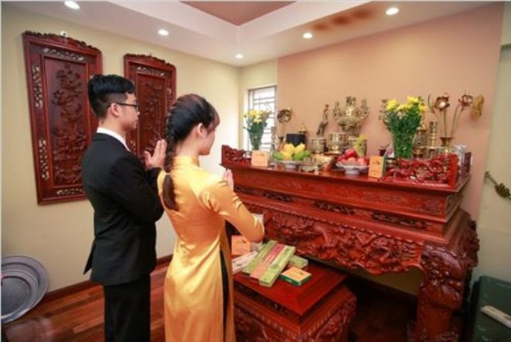 Văn khấn thổ công và gia tiên ngày Rằm Mùng Một