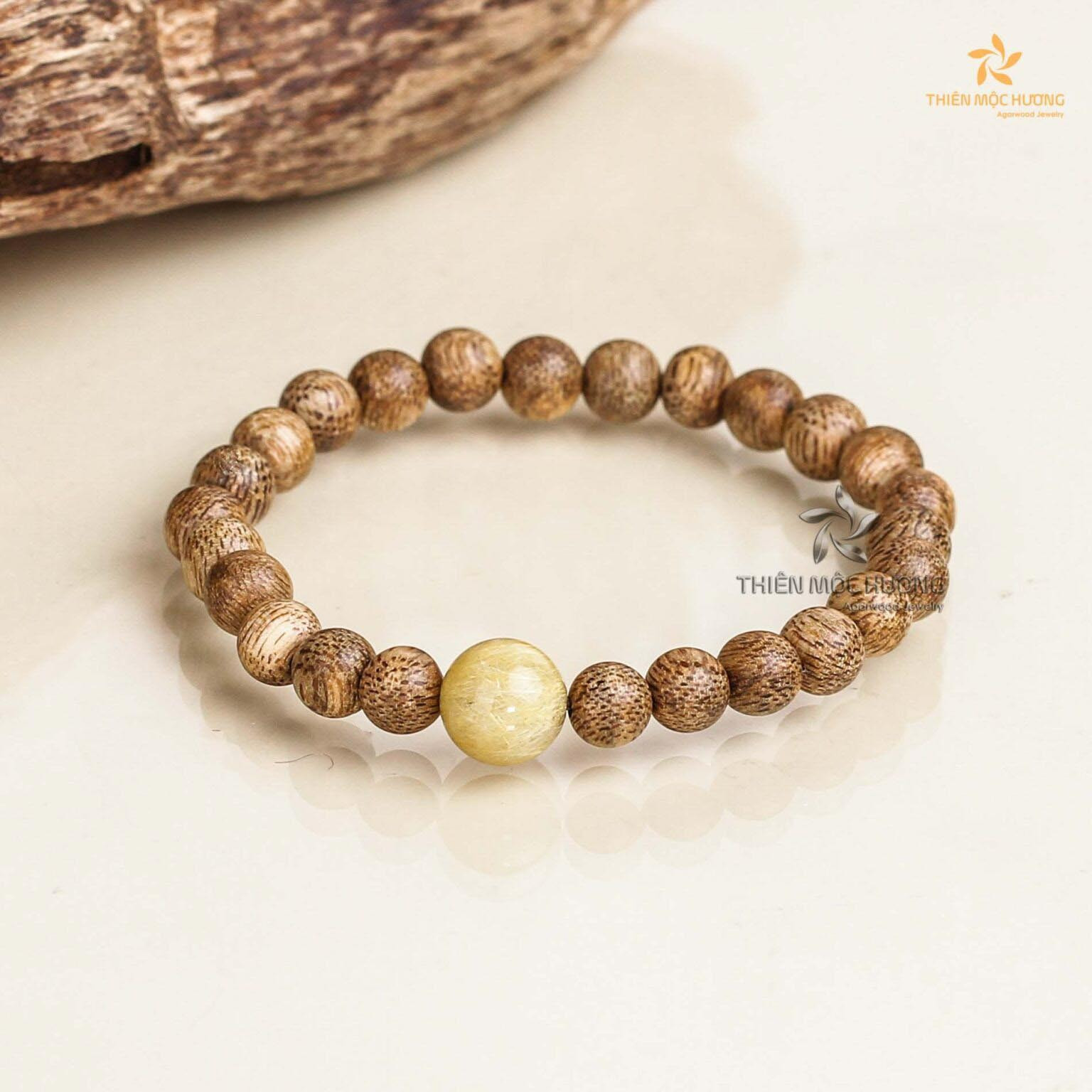 Vòng tay Trầm hương cho người mệnh Kim
