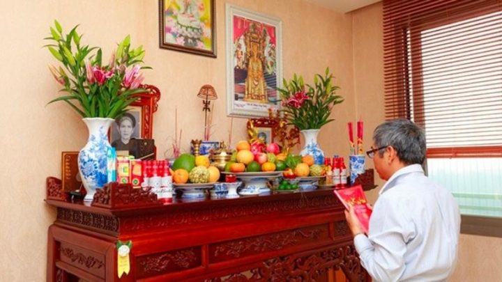 Ý nghĩa sâu sắc của việc cúng ông bà tổ tiên hàng ngày