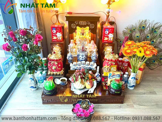 Bình bông lay ơn cúng Thần Tài Thổ Địa xua đi tà khí, tăng vượng khí