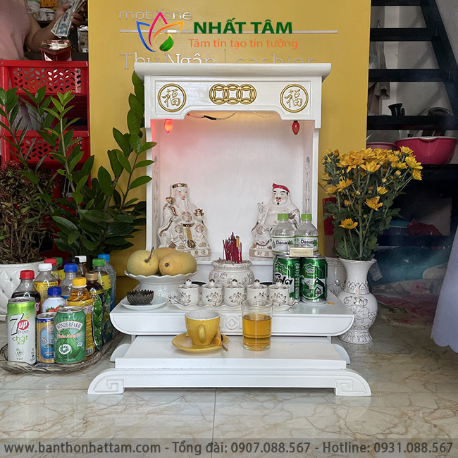 Bông cúc vàng cúng Ông Địa Thần Tài mang tài lộc và sự trường thọ
