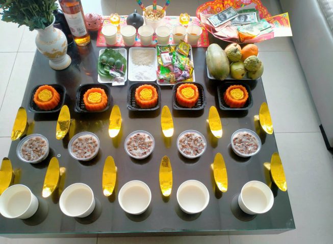 Các vật phẩm trên mâm lễ cúng xe mới