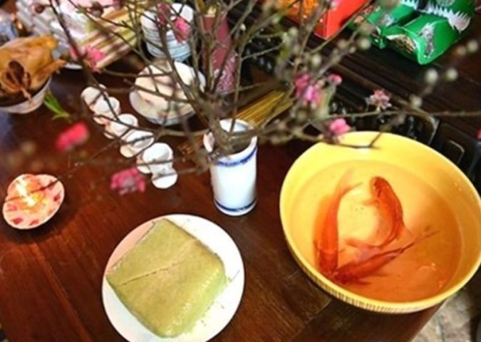 Gia đình thực hiện lễ cúng ông Công ông Táo vào ngày đẹp trước 12h trưa, tiễn Táo quân về trời cầu bình an, may mắn.