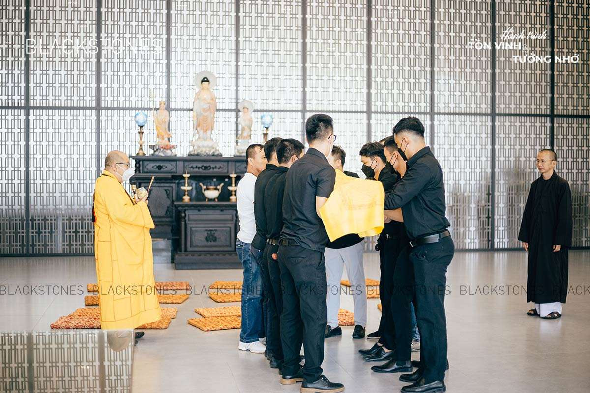 Khâm liệm là nghi thức đầu tiên trong tang lễ người Việt