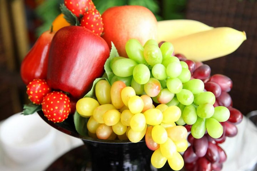 Không nên dùng hoa quả giả để cúng