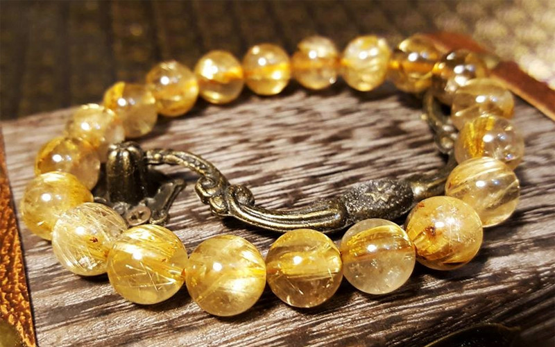 Lựa chọn vòng phong thủy hợp mệnh Kỷ Sửu 2009