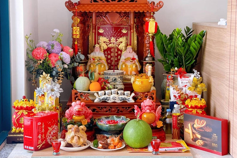 Người ta thường cúng Ông Địa mỗi sáng sớm, vào khoảng 6 – 7 giờ