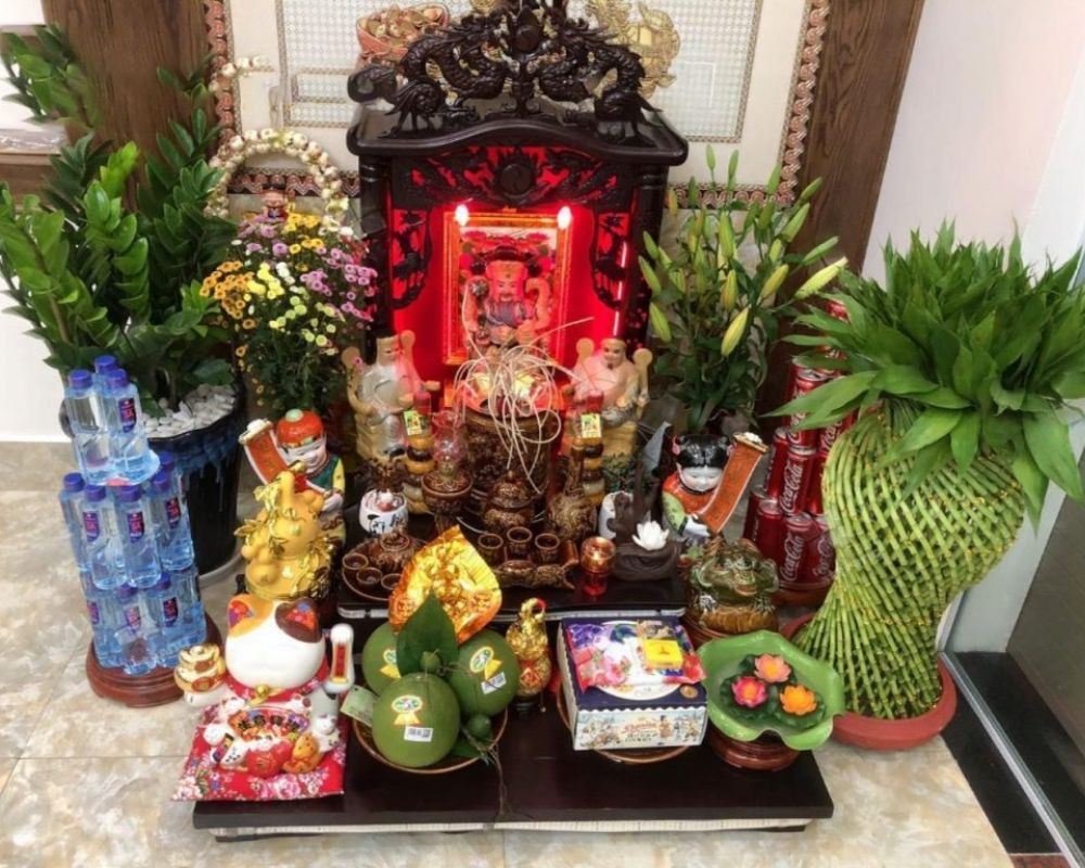Những điều kiêng kỵ khi vệ sinh và văn khấn bao sái bàn thờ Thần Tài