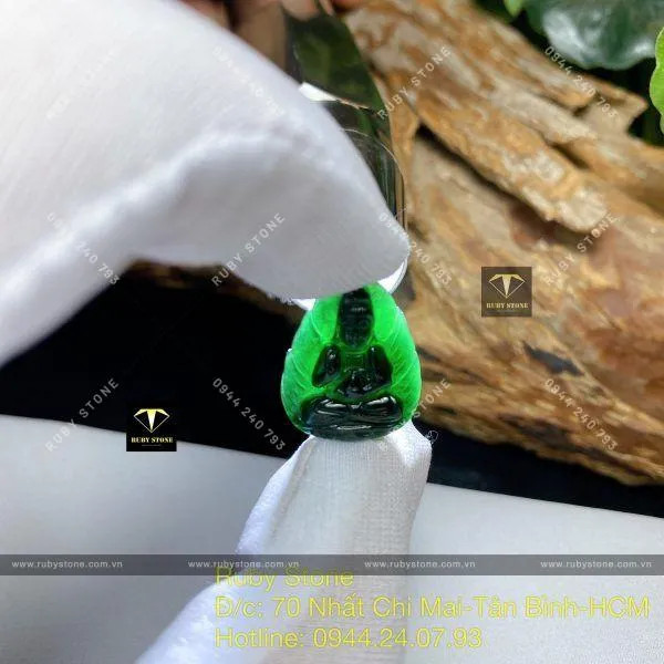 Tác phẩm từ ngọc mực dục thể hiện sự bình an, thịnh vượng