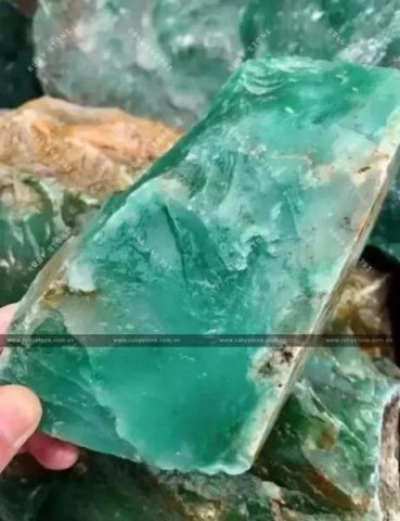 Thạch anh Dulong hợp mệnh gì trong phong thủy