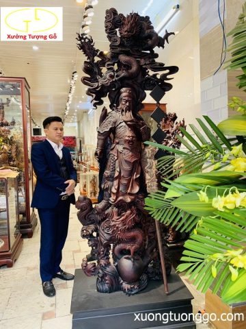 Quan Công ngự song long gỗ trắc. Quan Công ngự song long gỗ trắc.