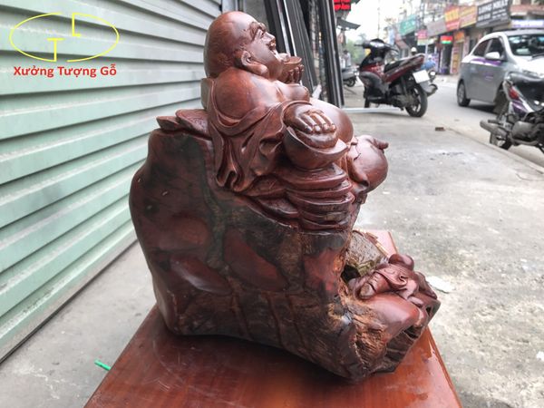 Tượng Di Lặc Nhất Tiểu Ôm Đá Tự Nhiên