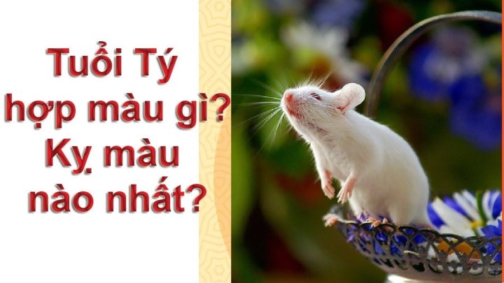 Bàn thờ gia tiên với tượng gỗ thể hiện sự trang nghiêm và hài hòa phong thủy