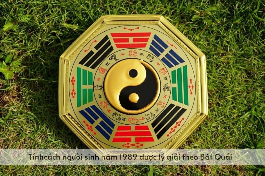 Bàn thờ và vật phẩm liên quan đến gia chủ Kỷ Tỵ