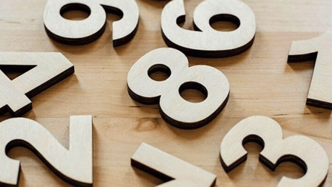 Biểu tượng con số may mắn và vật phẩm phong thủy hợp mệnh Hỏa